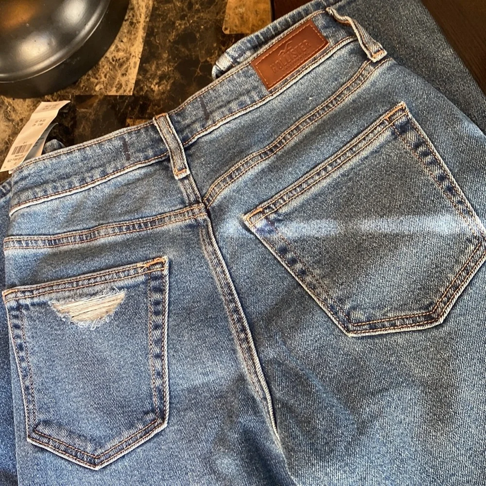 Hollisters jeans - Picture 3 of 3